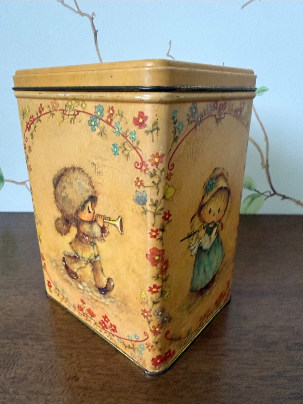 Hallmark Vintage Patriotic Tin Canister